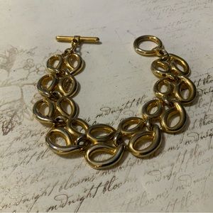 Goldtone Vintage Loops Bracelet 70s Toggle closure
